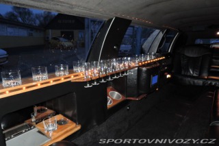 Ostatní značky Ostatní modely Lincoln Town Car 4,6 Limuzína 9.m Pronájem 1995