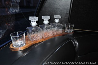 Ostatní značky Ostatní modely Lincoln Town Car 4,6 Limuzína 9.m Pronájem 1995