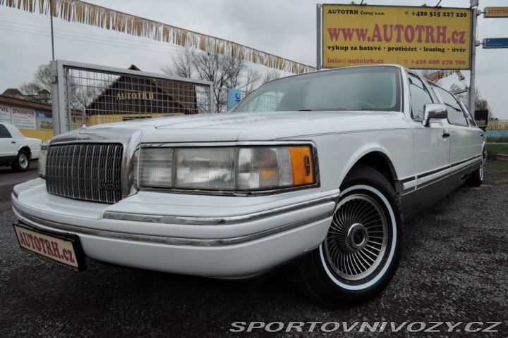 Ostatní značky Ostatní modely Lincoln Town Car 4,6 Limuzína 7.m Pronájem 1993