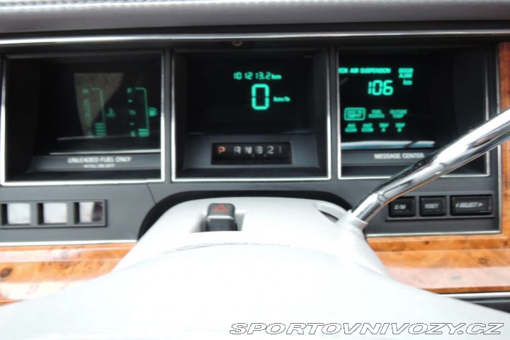 Ostatní značky Ostatní modely Lincoln Town Car 4,6 Limuzína 7.m Pronájem 1993