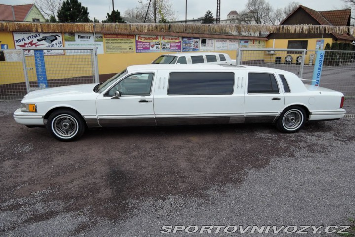Ostatní značky Ostatní modely Lincoln Town Car 4,6 Limuzína 7.m Pronájem 1993