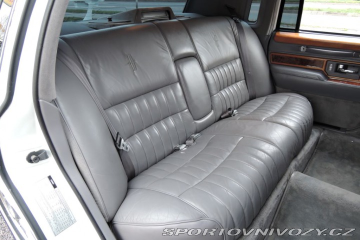 Ostatní značky Ostatní modely Lincoln Town Car 4,6 Limuzína 7.m Pronájem 1993