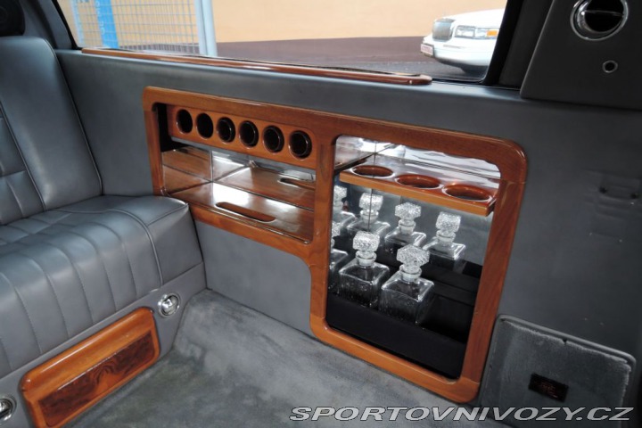 Ostatní značky Ostatní modely Lincoln Town Car 4,6 Limuzína 7.m Pronájem 1993