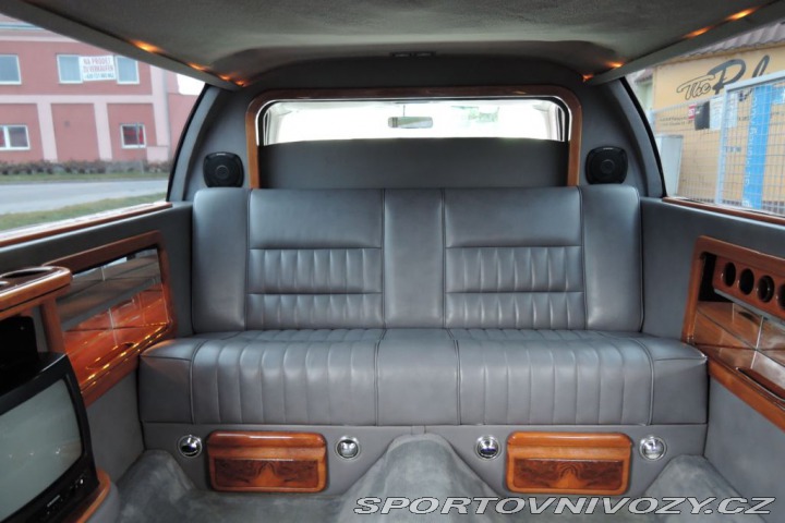 Ostatní značky Ostatní modely Lincoln Town Car 4,6 Limuzína 7.m Pronájem 1993