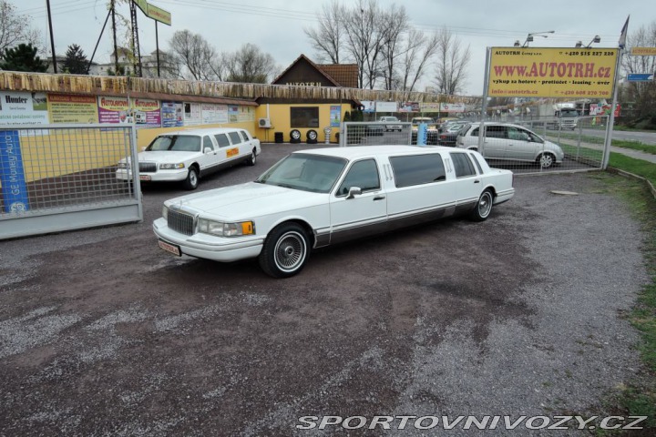 Ostatní značky Ostatní modely Lincoln Town Car 4,6 Limuzína 7.m Pronájem 1993