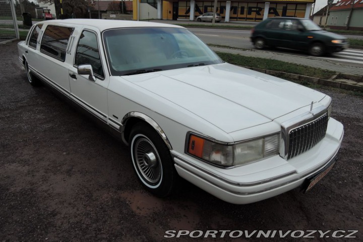 Ostatní značky Ostatní modely Lincoln Town Car 4,6 Limuzína 7.m Pronájem 1993