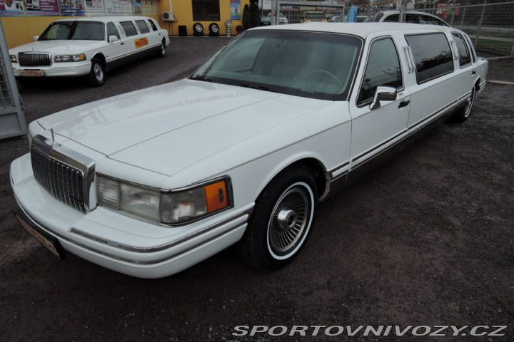 Ostatní značky Ostatní modely Lincoln Town Car 4,6 Limuzína 7.m Pronájem 1993