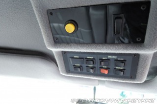 Ostatní značky Ostatní modely Lincoln Town Car 4,6 Limuzína 7.m Pronájem 1993