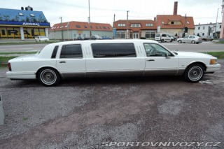 Ostatní značky Ostatní modely Lincoln Town Car 4,6 Limuzína 7.m Pronájem 1993