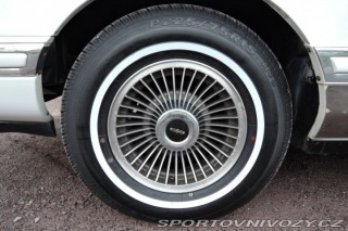 Ostatní značky Ostatní modely Lincoln Town Car 4,6 Limuzína 7.m Pronájem 1993