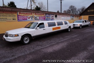 Ostatní značky Ostatní modely Lincoln Town Car 4,6 Limuzína 7.m Pronájem 1993