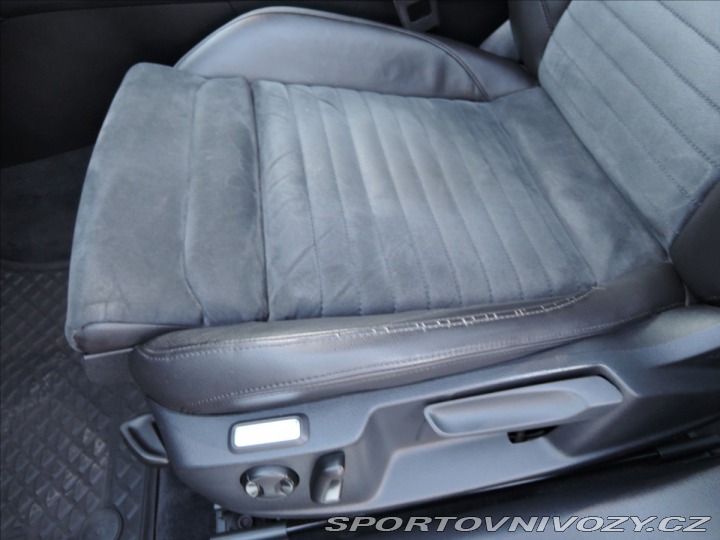 Volkswagen Ostatní modely Passat 2,0 BiTDI 4MOT DSG Highli 2015