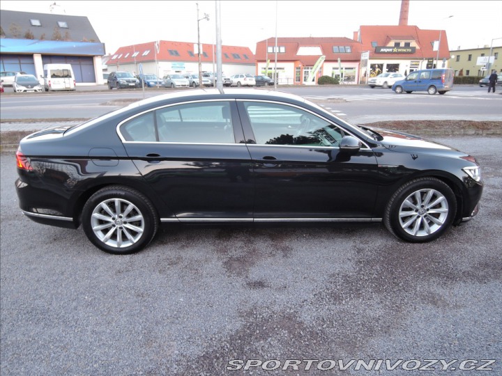 Volkswagen Ostatní modely Passat 2,0 BiTDI 4MOT DSG Highli 2015