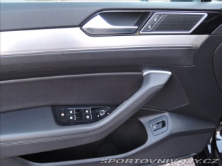 Volkswagen Ostatní modely Passat 2,0 BiTDI 4MOT DSG Highli 2015