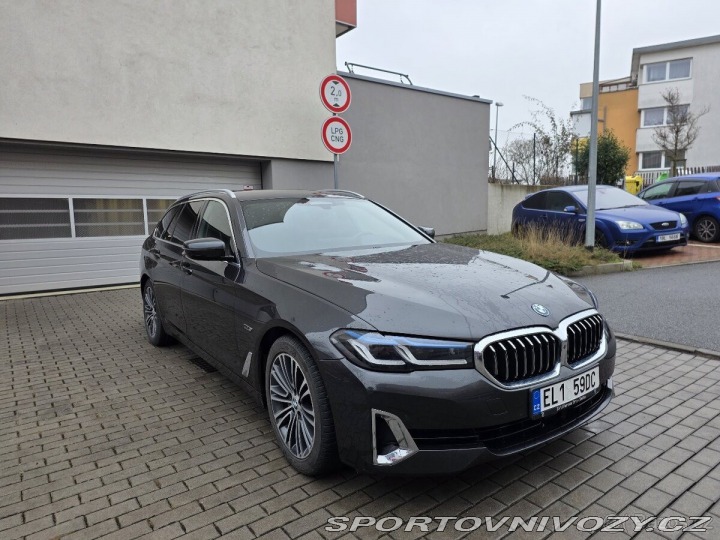 BMW 5 3,0   530e 215 kW | HEAD- 2021