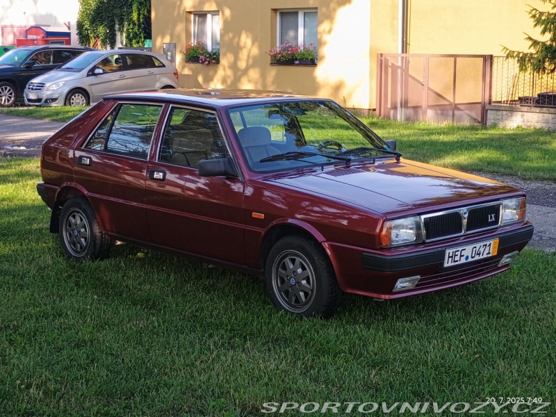 Lancia Delta LX 1300