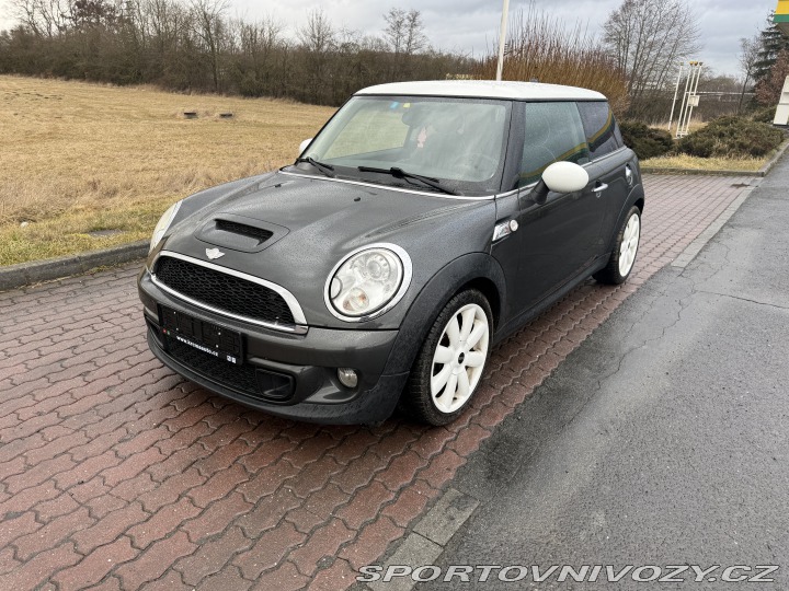 Mini Cooper S 135 KW.aut.jen 121t.k 2010