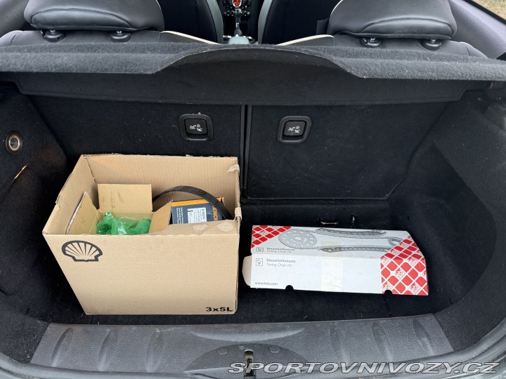 Mini Cooper S 135 KW.aut.jen 121t.k 2010