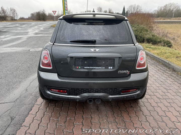 Mini Cooper S 135 KW.aut.jen 121t.k 2010