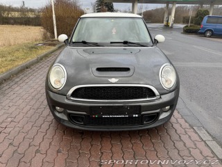 Mini Cooper S 135 KW.aut.jen 121t.k 2010