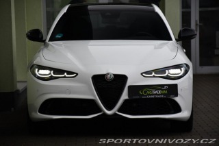 Alfa Romeo Giulia 2.0T VELOCE PANO AT8-Q4 2 2024