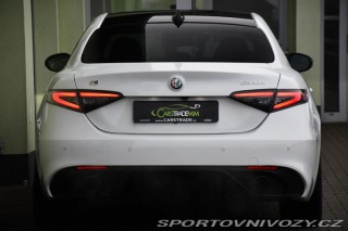 Alfa Romeo Giulia 2.0T VELOCE PANO AT8-Q4 2 2024