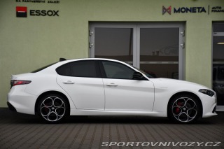 Alfa Romeo Giulia 2.0T VELOCE PANO AT8-Q4 2 2024