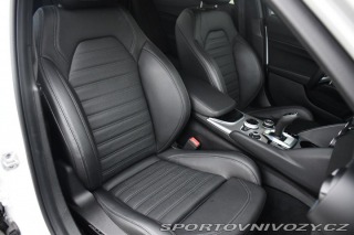 Alfa Romeo Giulia 2.0T VELOCE PANO AT8-Q4 2 2024