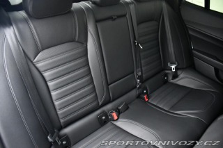 Alfa Romeo Giulia 2.0T VELOCE PANO AT8-Q4 2 2024