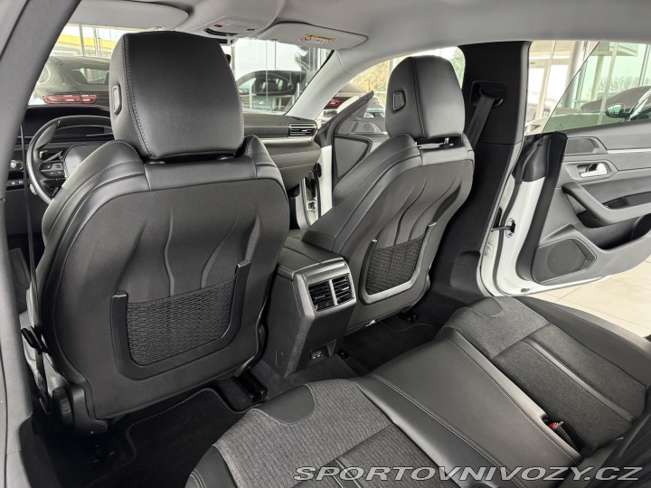 Peugeot 508 Hybrid 225*AT8*REZERVACE! 2022