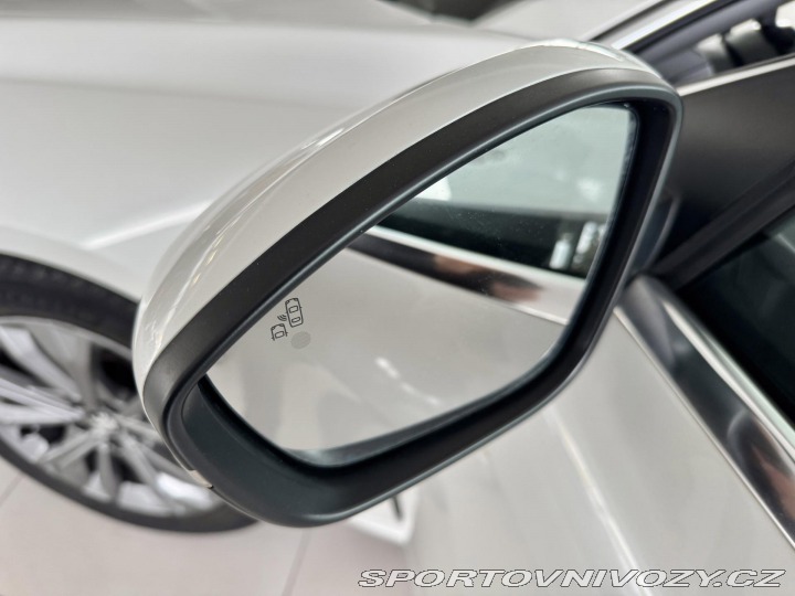 Peugeot 508 Hybrid 225*AT8*REZERVACE! 2022
