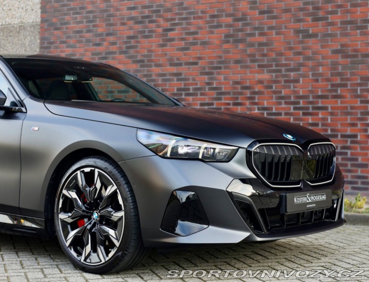 BMW 5 Touring  550e  xDrive M S 2025