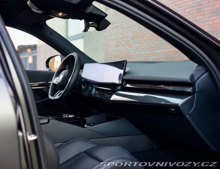 BMW 5 Touring  550e  xDrive M S 2025