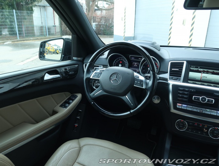 Mercedes-Benz Ostatní modely GL  500 2015