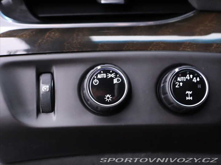Ostatní značky Ostatní modely Cadillac Escalade 6,2 L V8 313kW AWD Platin 2017