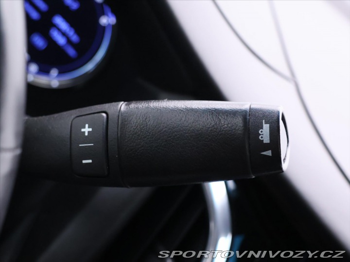 Ostatní značky Ostatní modely Cadillac Escalade 6,2 L V8 313kW AWD Platin 2017