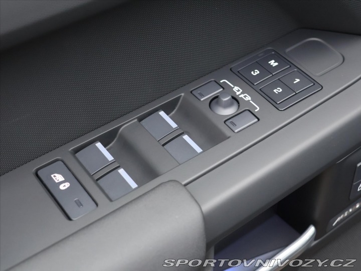 Ostatní značky Ostatní modely Land Rover Defender 5,0 110 P425 X-DYNAMIC CZ 2025