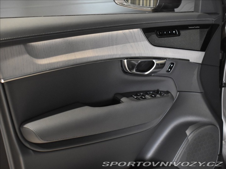 Volvo Ostatní modely XC90 2,0 T8  Plus Bright 2025