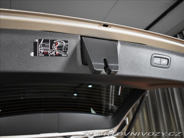 Volvo Ostatní modely XC90 2,0 T8  Ultra Dark 2025