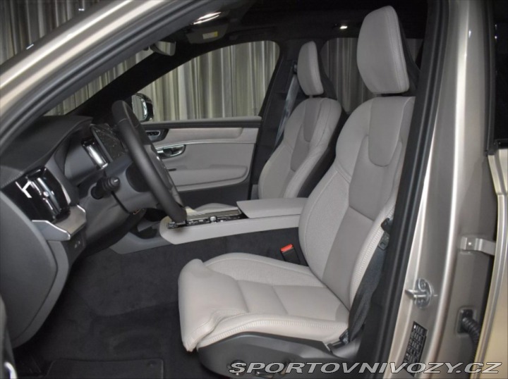 Volvo Ostatní modely XC90 2,0 T8  Plus Dark 2026
