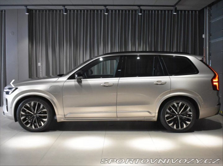 Volvo Ostatní modely XC90 2,0 T8  Plus Dark 2026
