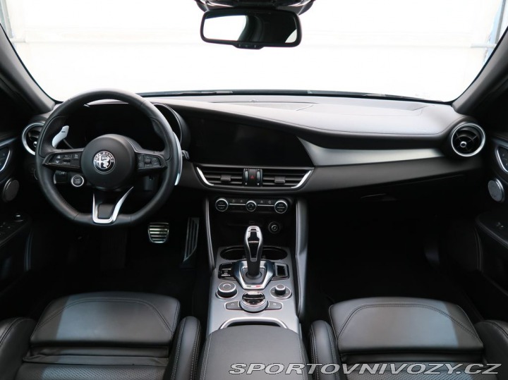 Alfa Romeo Giulia 2.0TURBO,CZ,1Maj,VELOCE,A 1800