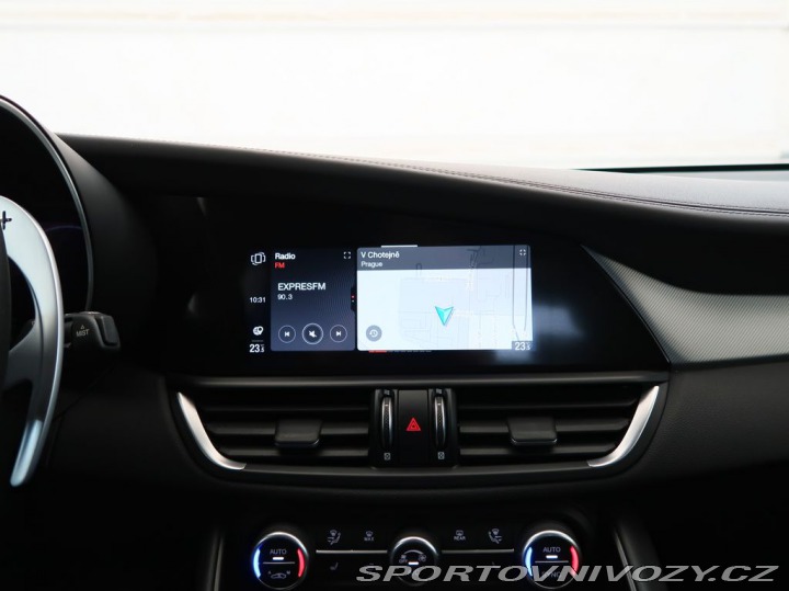 Alfa Romeo Giulia 2.0TURBO,CZ,1Maj,VELOCE,A 1800