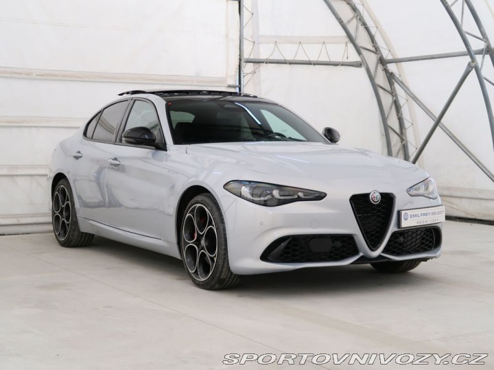 Alfa Romeo Giulia 2.0TURBO,CZ,1Maj,VELOCE,A 1800