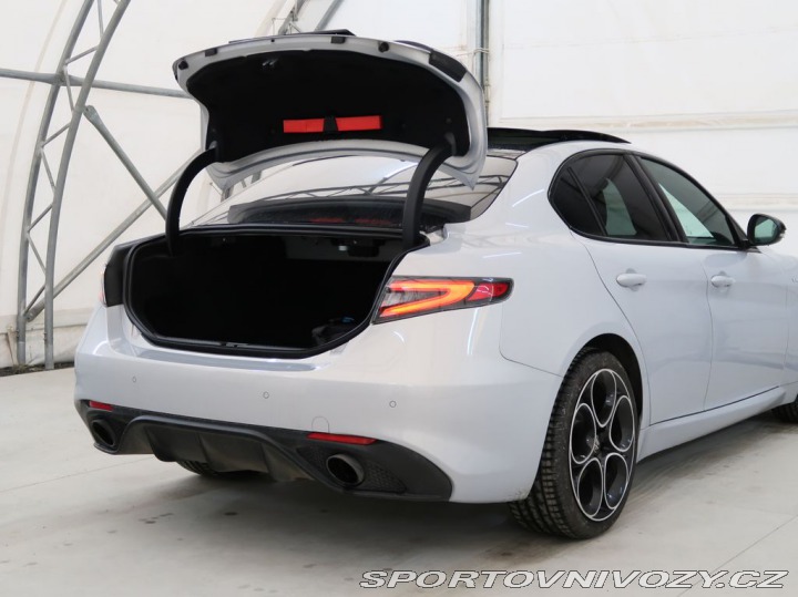Alfa Romeo Giulia 2.0TURBO,CZ,1Maj,VELOCE,A 1800