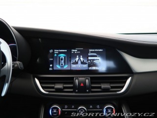 Alfa Romeo Giulia 2.0TURBO,CZ,1Maj,VELOCE,A 1800