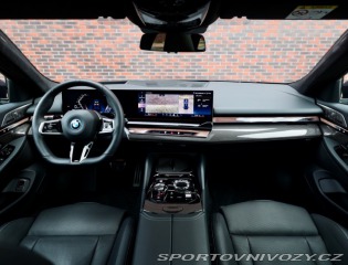BMW 5 Touring  550e  xDrive M S 2025