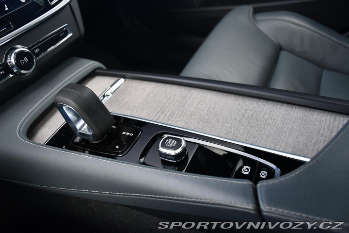 Volvo V90 CC B5 FACELIFT PRAV.SERVI 2021