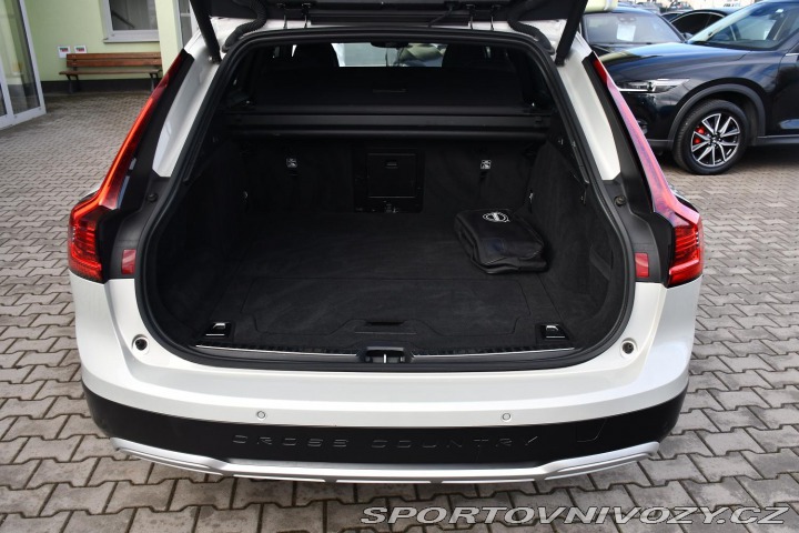 Volvo V90 CC B5 FACELIFT AWD PRAV.S 2021