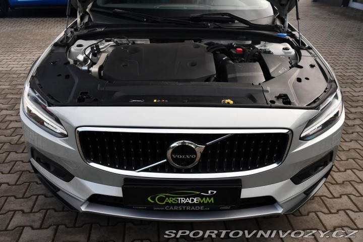 Volvo V90 CC B5 FACELIFT PRAV.SERVI 2021